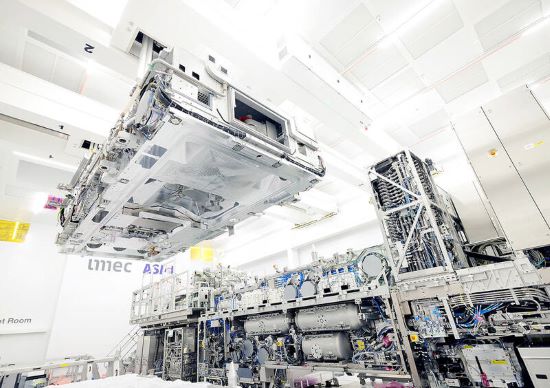 ASML Unveils Latest High-NA Extreme Ultraviolet (EUV) System