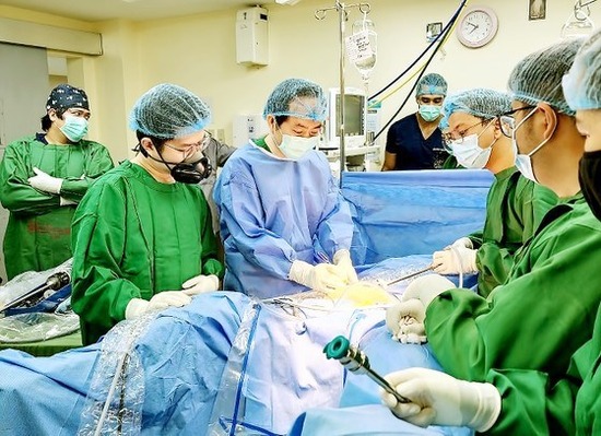 Vietnam Exports Robotic Surgery Techniques To The Philippines